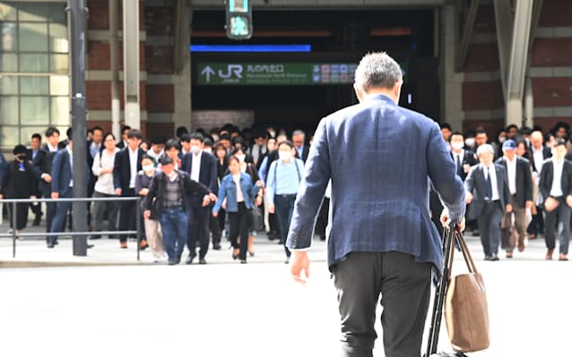 【経済】老後の生活費、中流世帯でも「1.4億円」必要　2%インフレなら